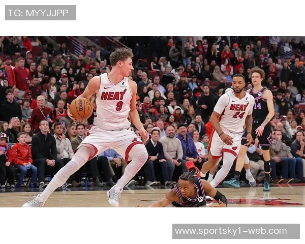 鲍威尔谈与阿德巴约的合作默契培养过程与未来展望